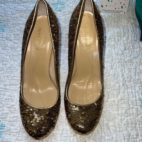 KATE SPADE KAROLINA Size 6 B Gold Sequin Red Heel Pumps Shoes - Picture 3 of 10